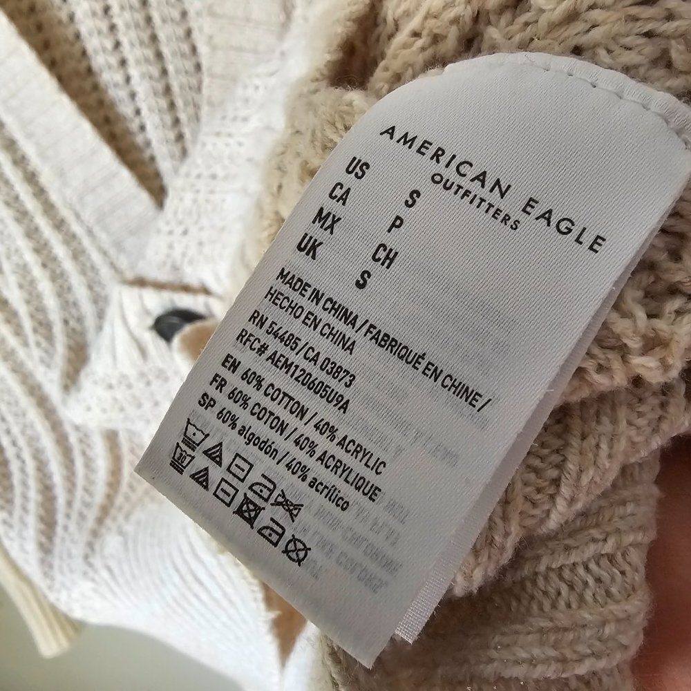 EUC AMERICAN EAGLE OUTFITTERS V NECK BUTTON DOWN CREAM CARDIGAN SIZE S - Picture 14 of 14